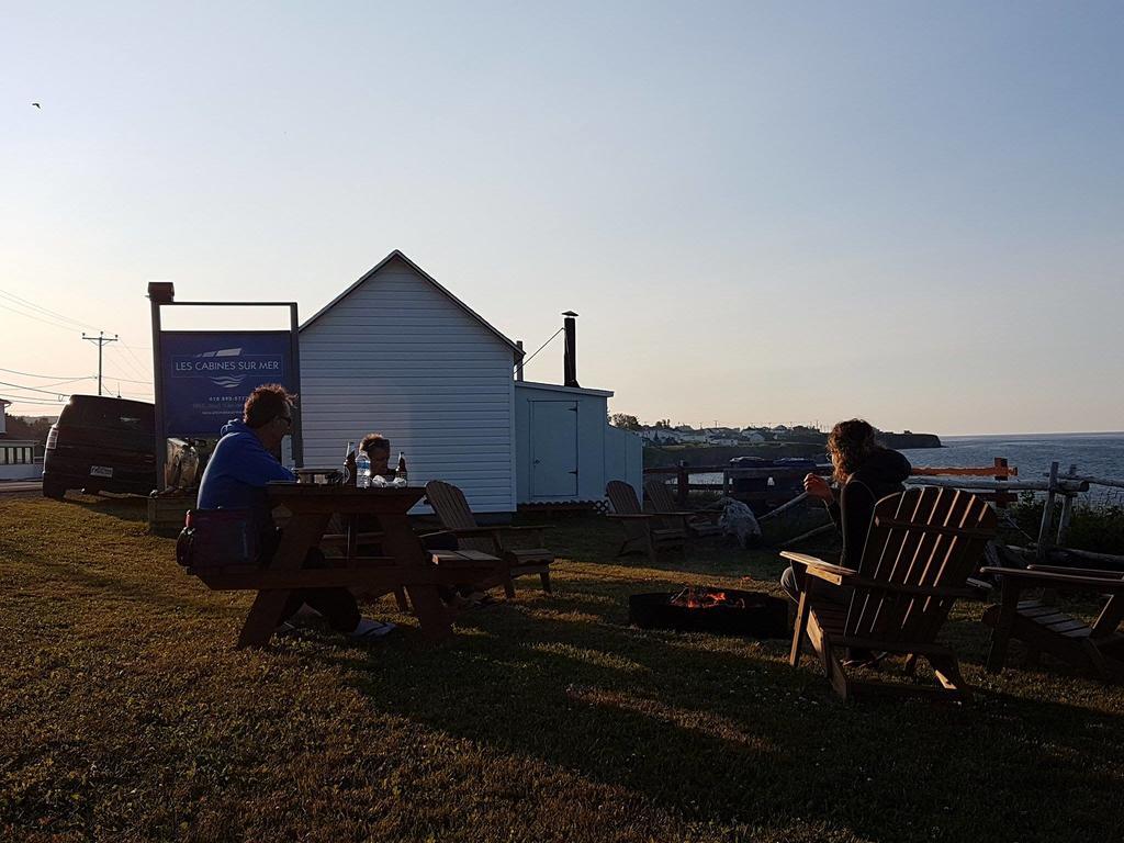 Les Cabines Sur Mer Cap-des-Rosiers Eksteriør billede